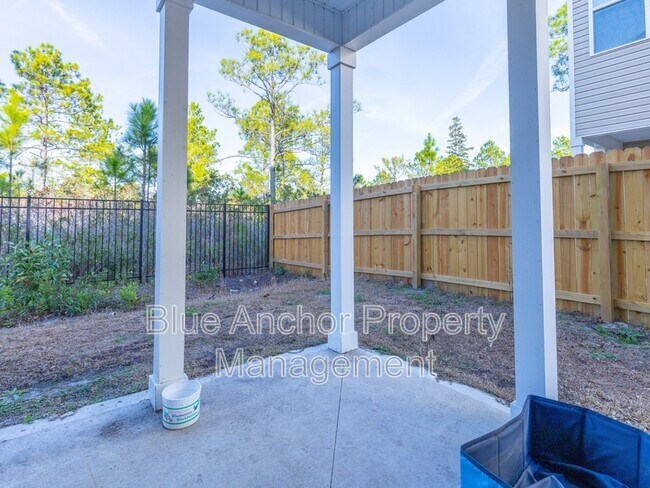 Building Photo - 2015 Folkstone Wds Ln