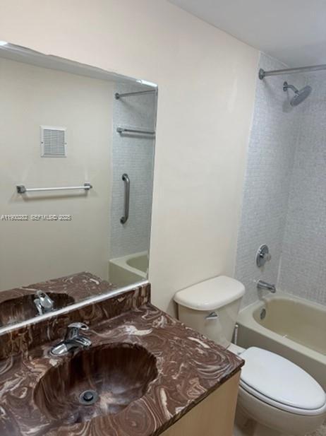 Building Photo - 9678 Fontainebleau Blvd