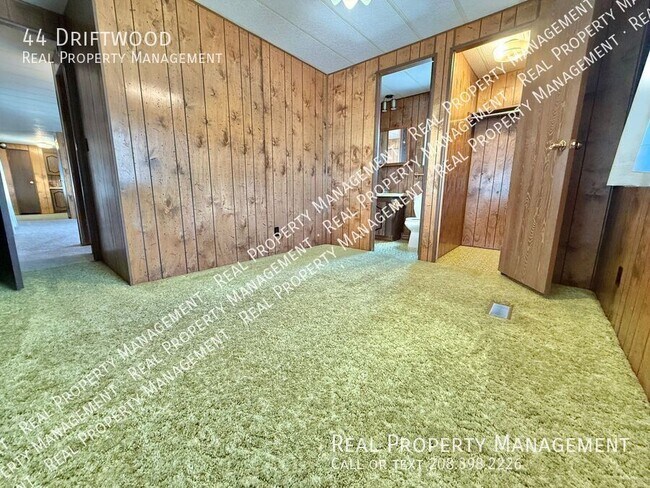 Building Photo - 44 Driftwood-