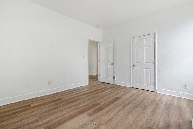 Building Photo - 198 Oneida St