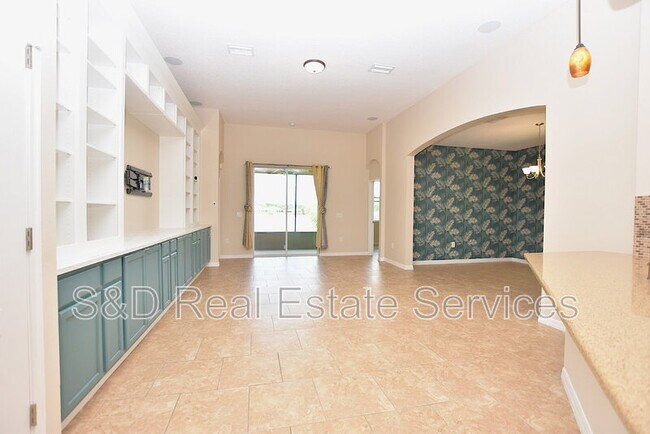 Building Photo - 5632 Aral Dr