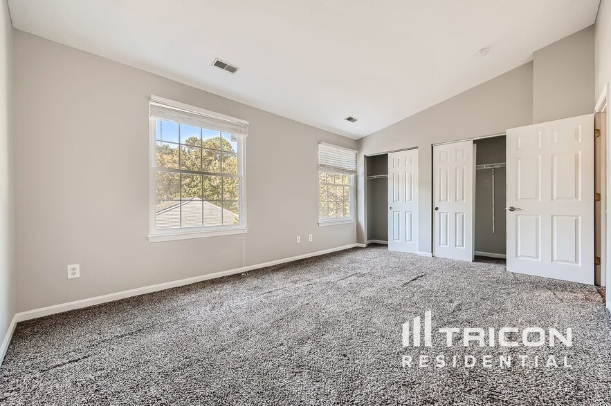 Building Photo - 610 N Branch Ct
