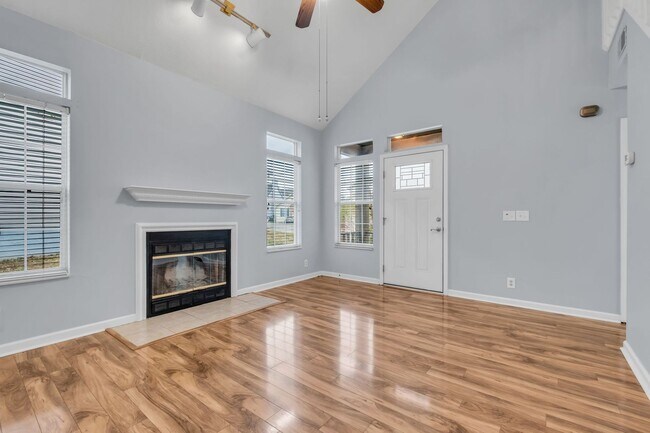 Building Photo - FOR LEASE - SINGLE FAMILY HOME IN HERMITAGE!