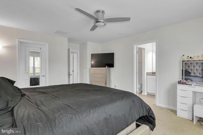 Building Photo - 8633 Rosecrans Ln