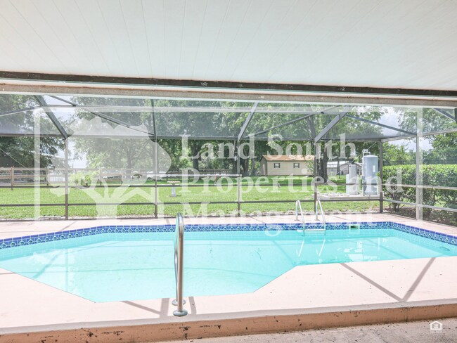 Building Photo - Beautifully Winter Haven Pool Home with Ideal Location