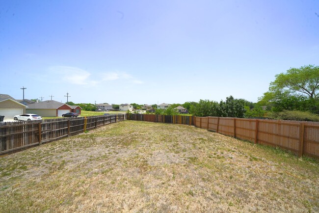 Building Photo - Great One-Story Home Near Lackland AFB Now...