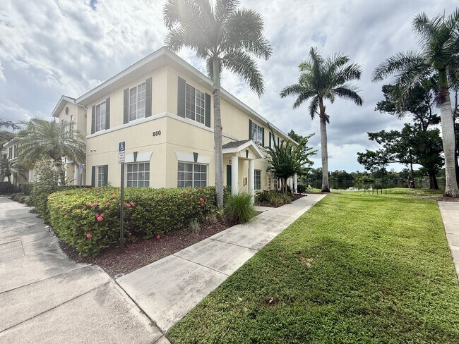 Building Photo - Pristine 3-Bed/2.5 Bath Townhome Ready for Move-in- Bradenton FL!!