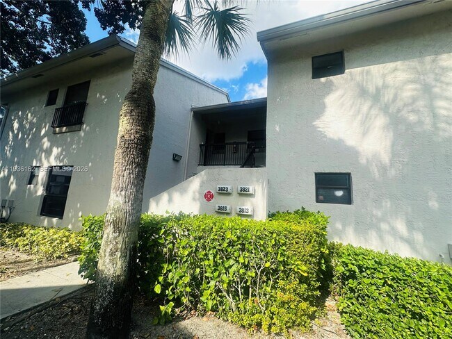 Building Photo - 3815 NW 35th St