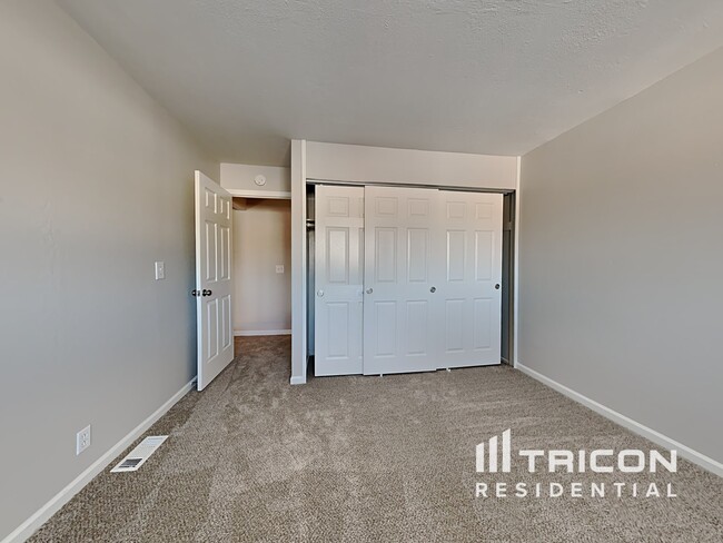 Building Photo - 2239 Fremont Ct
