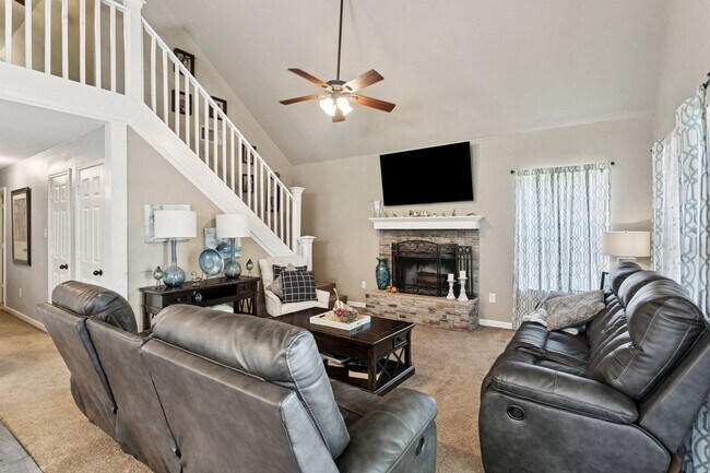 Building Photo - Elegance at it's Finest