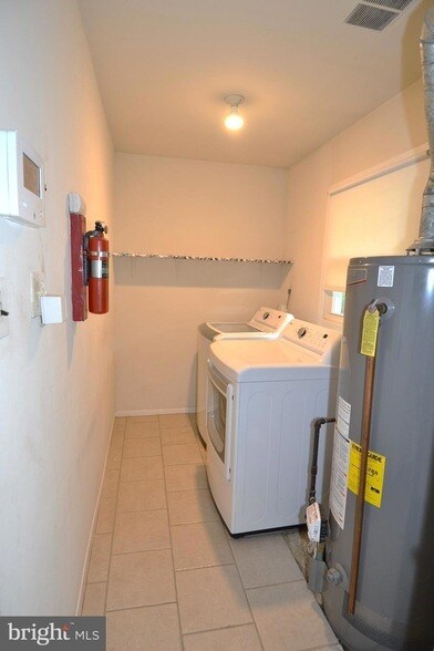 Building Photo - 3717 Irongate Ln