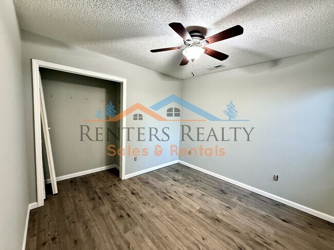 Building Photo - 122 Sunset Ridge