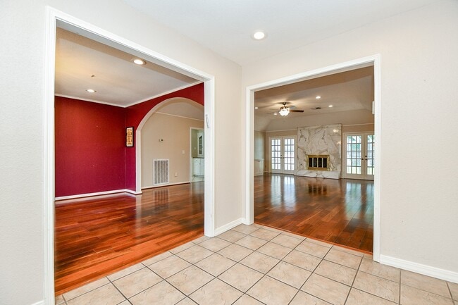 Building Photo - 11906 Pepperdine Ln