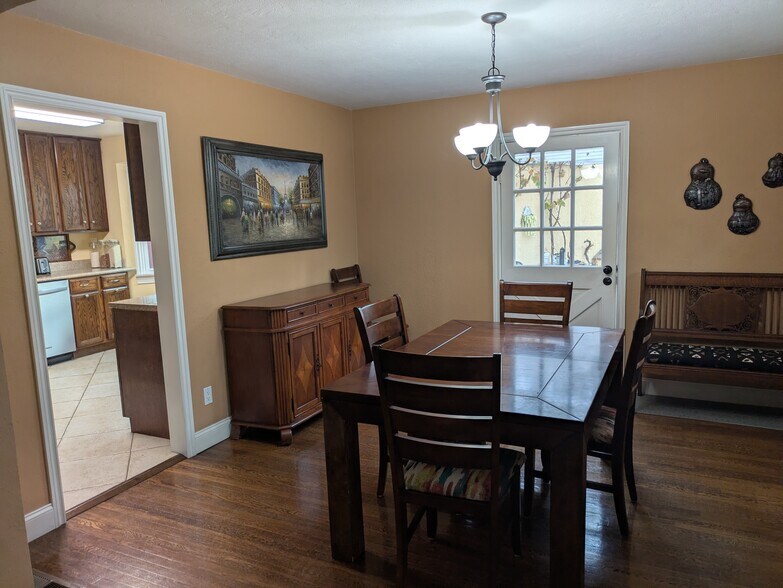 Dedicated dining room - 5762 Olvera Ave