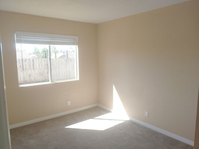 Building Photo - COMING SOON! Single Level 4 Bed/2 Bath in ...