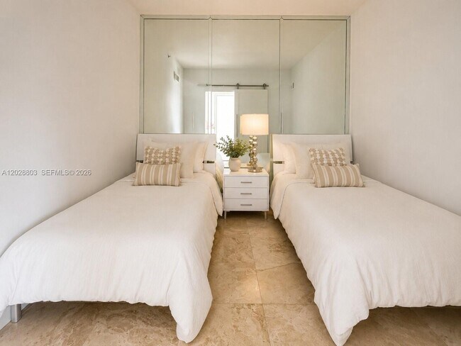 Building Photo - 16699 Collins Ave