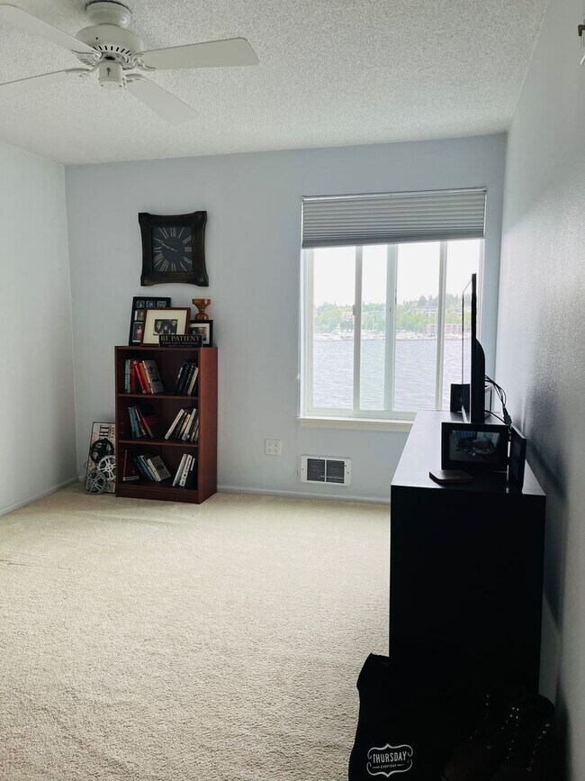 Building Photo - Kirkland Waterfront Condo Available Now! S...