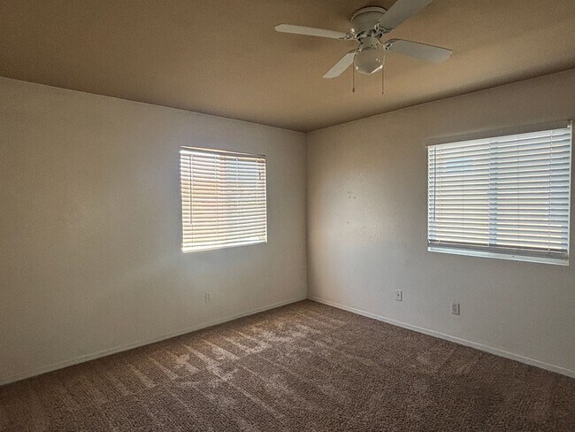 Building Photo - 44321 Sunmist Ct