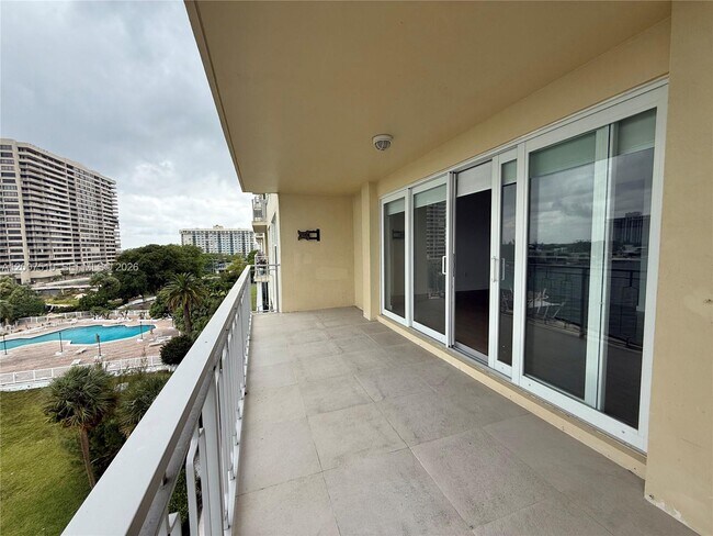 Building Photo - 11111 Biscayne Blvd