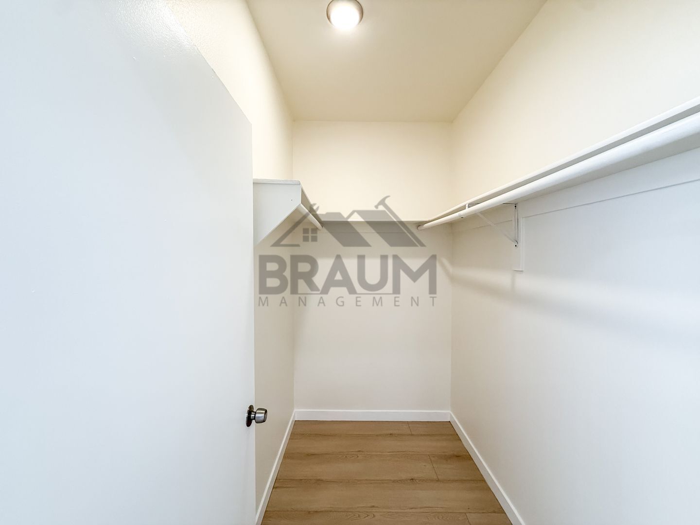 Building Photo - 11459 Collins St