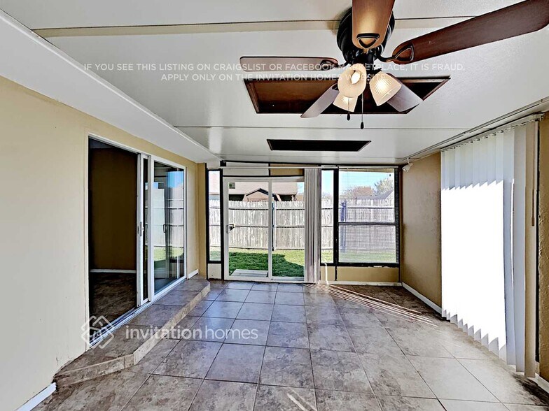 Building Photo - 4640 Wineberry Dr