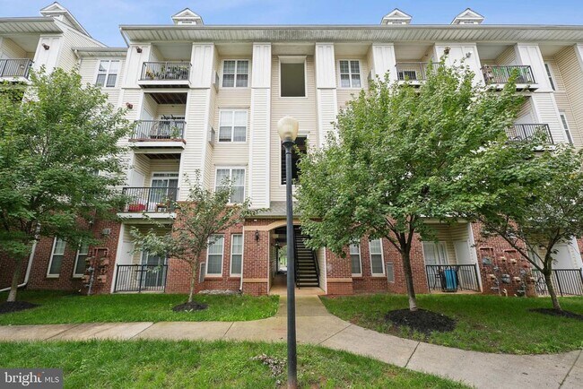 Building Photo - 21216 McFadden Square