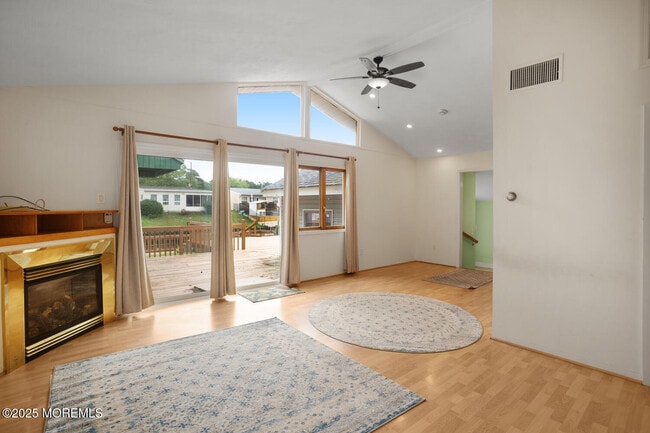 Building Photo - 9 Admiral Dr