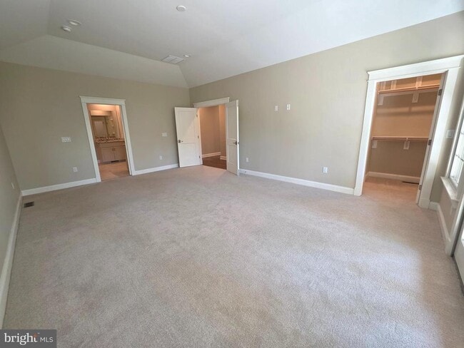 Building Photo - 94 Wolf Creek Cir