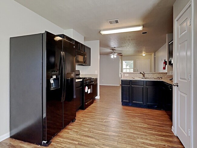 Building Photo - 21607 Nella Cir