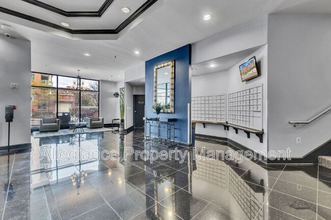 Building Photo - 1001 N Randolph St