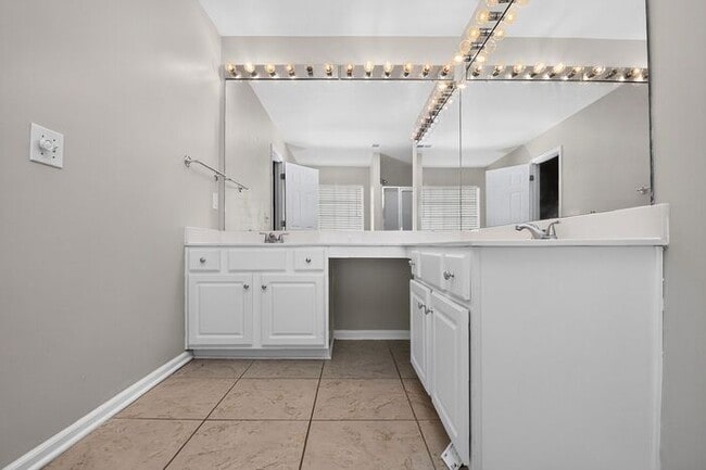 Building Photo - Beautiful 3BD/2.5BA Home in the Edinburgh Community of Ballantyne!