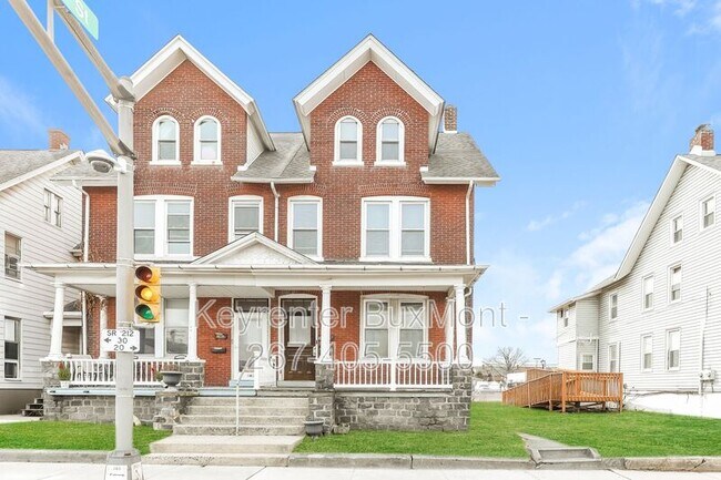 Building Photo - 340-342 W Broad St