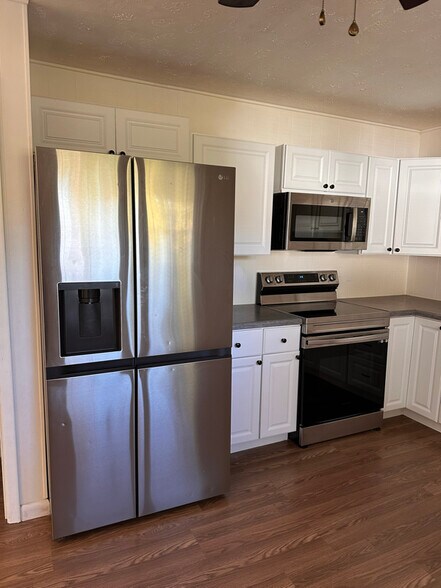 Building Photo - 7 Princeton Dr