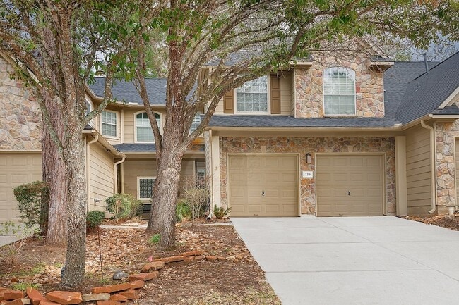 Primary Photo - 110 N Valley Oaks Cir