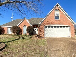 Building Photo - 4 bed, 2 bath in Cordova with ss appliance...
