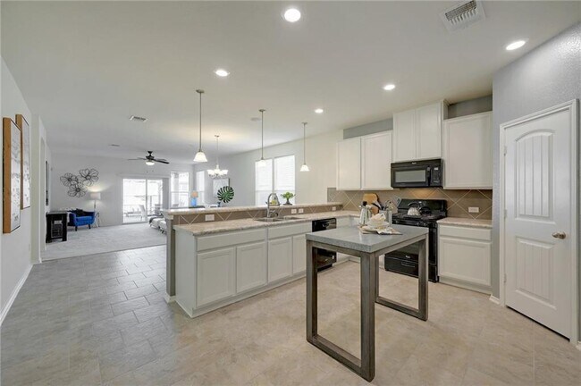 Building Photo - 8012 Gato Ln