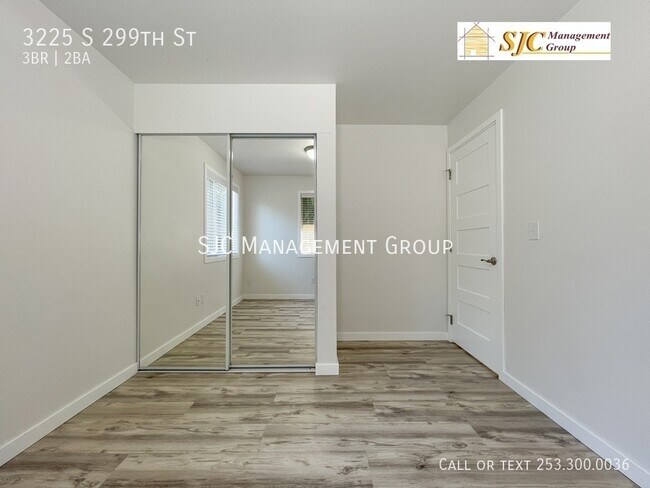 Building Photo - 3225 S 299th St