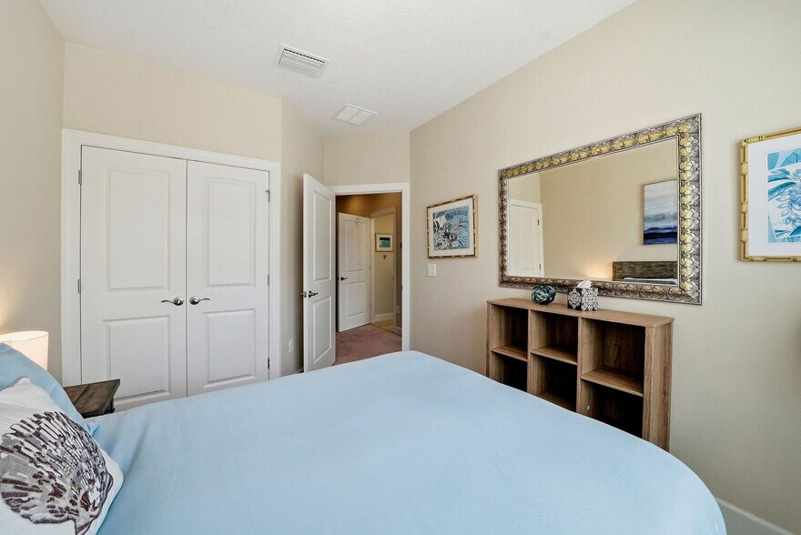 Building Photo - 6133 Marina Cove Way S