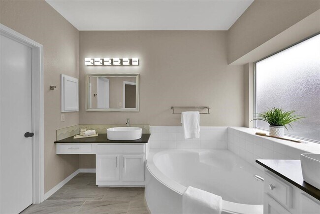 Building Photo - 14410 Cypress Falls Dr