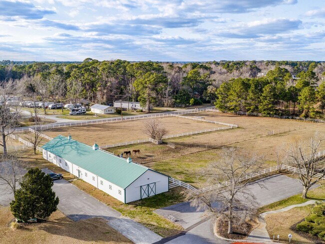 Building Photo - 217 Derby Downs Dr