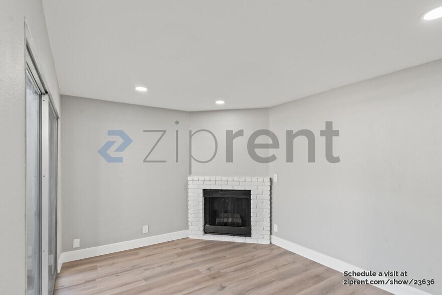 Building Photo - Unit