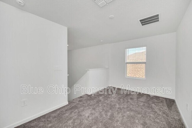 Building Photo - 1623 Reservoir Pl