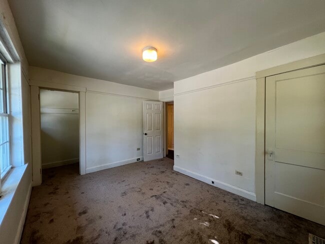 Building Photo - 1207 Sarah St