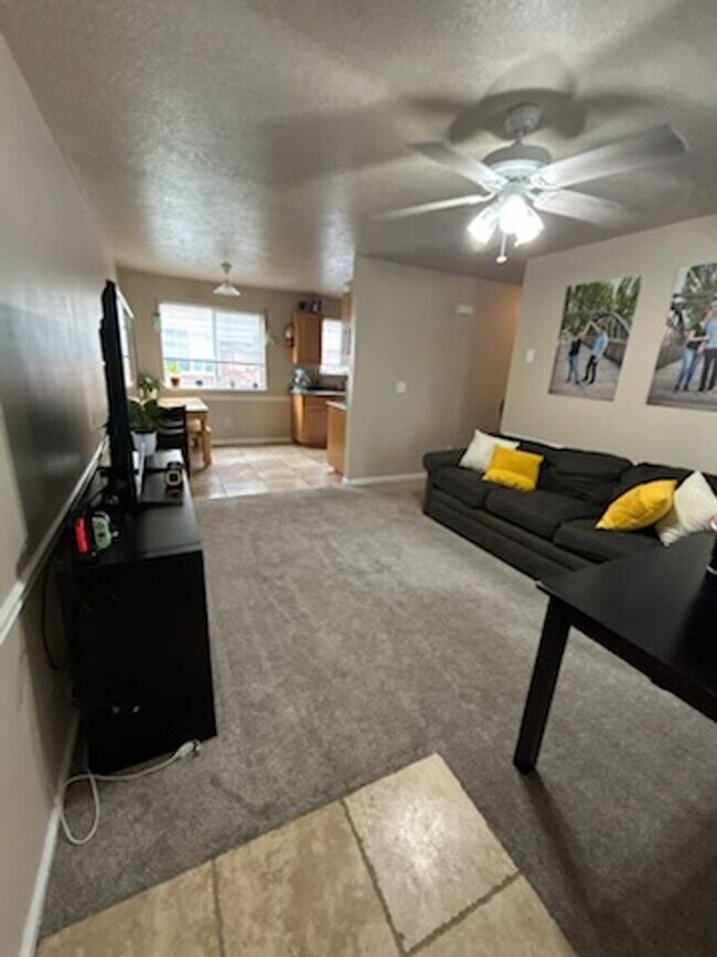 Building Photo - 2 Bed 1 Bath Condo in Rexburg Idaho - Unit...