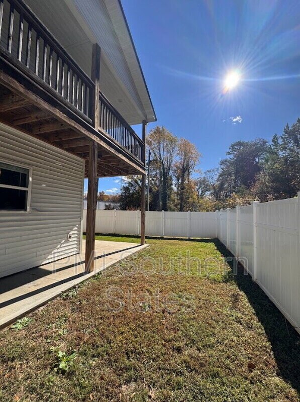 Building Photo - 401 Albus Dr