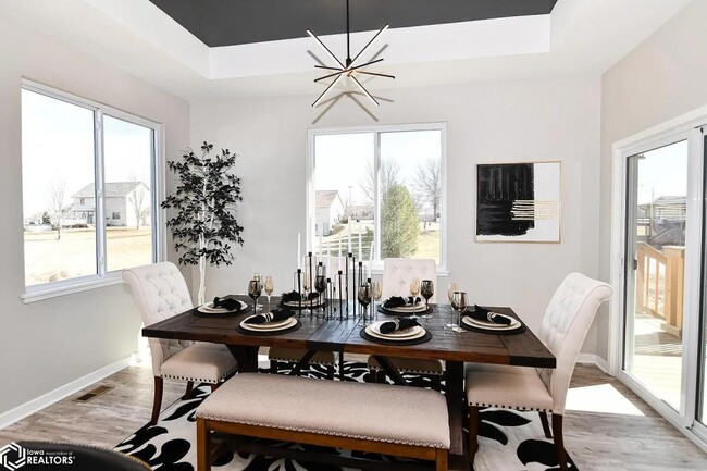 Building Photo - 2505 N Terrace Dr