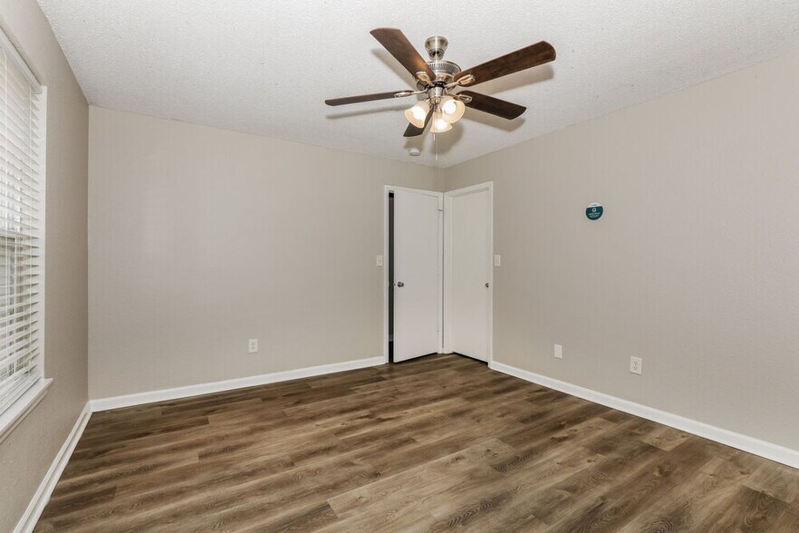 Building Photo - 629 Locust Grove Ln