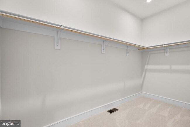 Building Photo - 42106 Picasso Sq