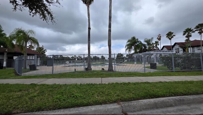 Building Photo - 3714 Palm Desert Ln