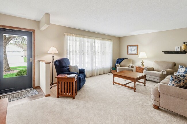 Building Photo - For Rent – 3 Bedroom Home in Sunset Hills, Pella